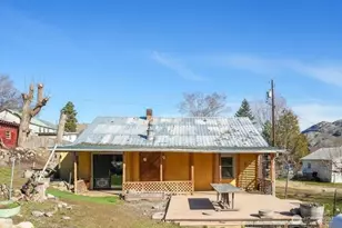 470 2nd St, Chelan Falls, WA 98817 - Photo 20