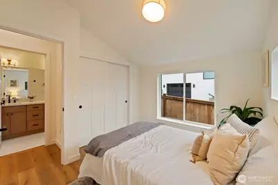 2213 W Bertona Street, Seattle, WA 98199 - Photo 22