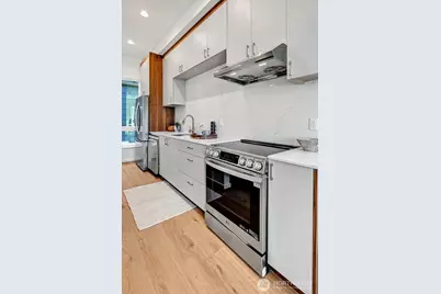 1233 E Roy Street, Seattle, WA 98102 - Photo 16