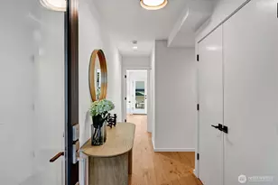 1233 E Roy St, Seattle, WA 98102 - Photo 2