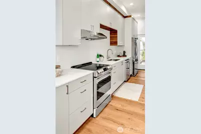 627 13th Avenue E, Seattle, WA 98102 - Photo 10