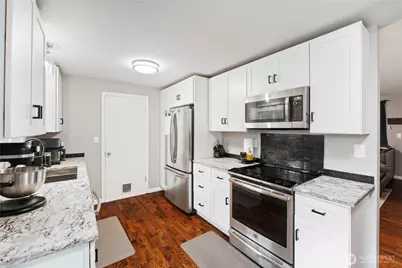 2005 9th Avenue SE, Puyallup, WA 98372 - Photo 8