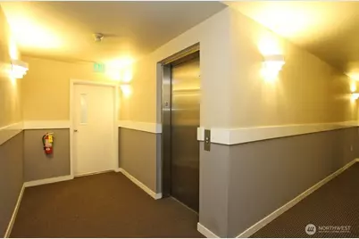 214 W McGraw Street #303, Seattle, WA 98119 - Photo 2