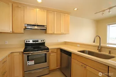 214 W McGraw Street #303, Seattle, WA 98119 - Photo 6