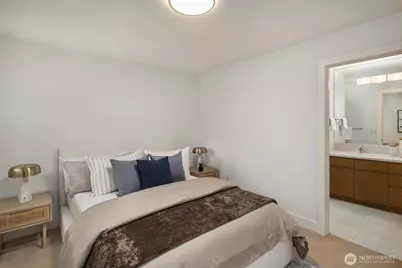 1716 Bellevue Way NE, Bellevue, WA 98004 - Photo 30