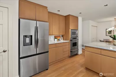 1716 Bellevue Way NE, Bellevue, WA 98004 - Photo 12