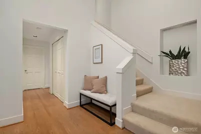 1716 Bellevue Way NE, Bellevue, WA 98004 - Photo 22