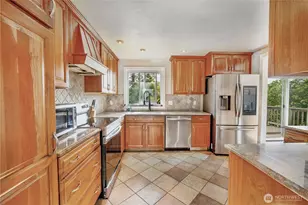 587 NW Fairhaven Dr, Oak Harbor, WA 98277 - Photo 6