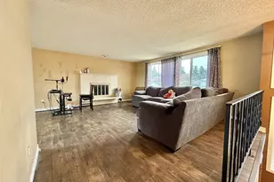 587 NW Fairhaven Dr, Oak Harbor, WA 98277 - Photo 8