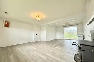 587 NW Fairhaven Dr, Oak Harbor, WA 98277 - Photo 6