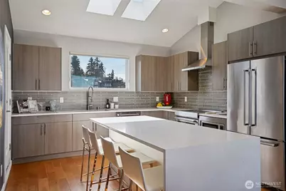 1230 W Emerson Street, Seattle, WA 98119 - Photo 10