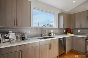 1230 W Emerson St, Seattle, WA 98119 - Photo 12