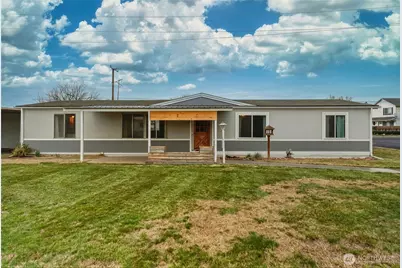 806 SE Mockingbird Drive, College Place, WA 99324 - Photo 1