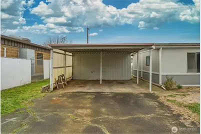 806 SE Mockingbird Drive, College Place, WA 99324 - Photo 34