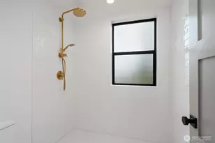 2613 NE 87th St, Seattle, WA 98115 - Photo 8