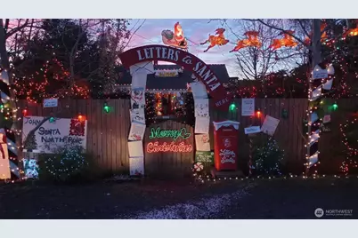 2520 Locust Avenue W, University Place, WA 98466 - Photo 2