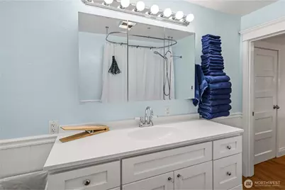 2520 Locust Avenue W, University Place, WA 98466 - Photo 18