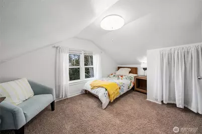 2520 Locust Avenue W, University Place, WA 98466 - Photo 16