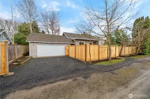 2520 Locust Ave W, University Place, WA 98466 - Photo 36