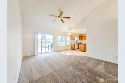 2727 180th Street E, Tacoma, WA 98445 - Photo 8