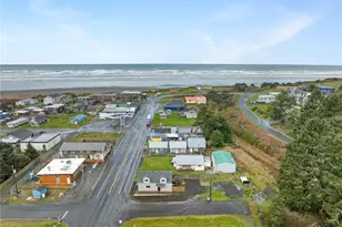 40 Main St, Pacific Beach, WA 98571 - Photo 36