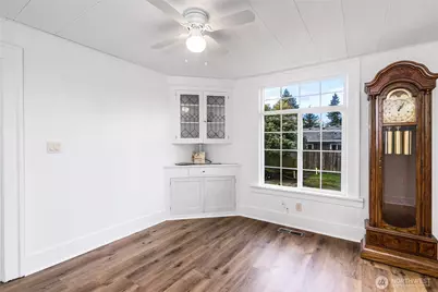 1016 E Orange Avenue, Burlington, WA 98233 - Photo 8