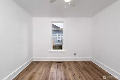 1016 E Orange Avenue, Burlington, WA 98233 - Photo 12