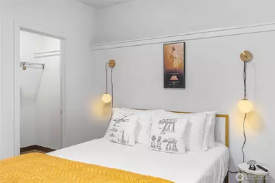 2613 3rd Avenue W, Seattle, WA 98119 - Photo 18