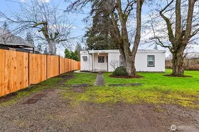 10916 Yakima Avenue S, Tacoma, WA 98444 - Photo 2