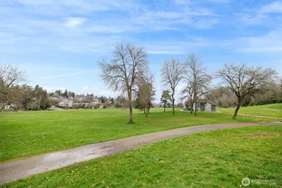 4233 S Bradford Street, Seattle, WA 98118 - Photo 8