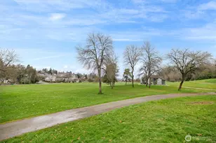 4233 S Bradford St, Seattle, WA 98118 - Photo 8