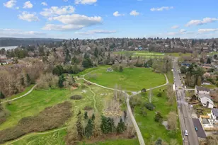 4233 S Bradford St, Seattle, WA 98118 - Photo 14