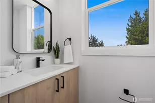 3852 Carr Pl N, Seattle, WA 98103 - Photo 12