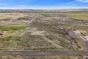 9051 SE Rd S, Warden, WA 98857 - Photo 1