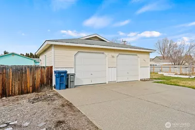 301 W Helena Avenue, Ellensburg, WA 98926 - Photo 1