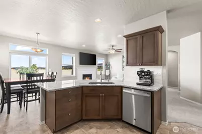 2307 S 57th Avenue, Yakima, WA 98903 - Photo 14