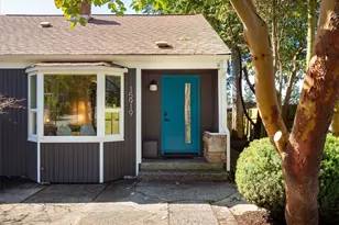 15919 19th Ave SW, Burien, WA 98166 - Photo 2