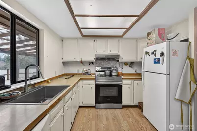 596 Forrest Way, Camano Island, WA 98282 - Photo 16