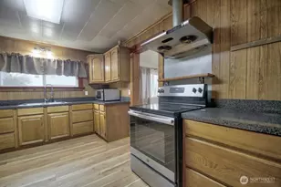 118 N Buckner St, Centralia, WA 98531 - Photo 8