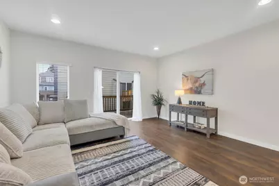 2010 129th Place SW #E, Everett, WA 98204 - Photo 4