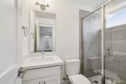 5255 Brooklyn Avenue NE, Seattle, WA 98015 - Photo 26