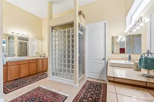 12521 237th Way NE, Redmond, WA 98053 - Photo 16