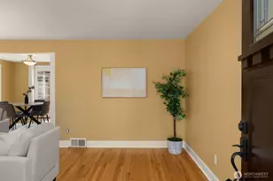 13703 Palatine Ave N, Seattle, WA 98133 - Photo 4