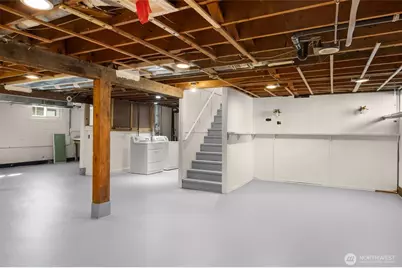 13703 Palatine Avenue N, Seattle, WA 98133 - Photo 32