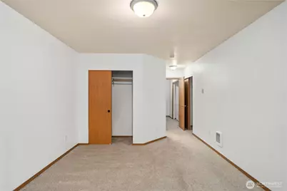 10806 Park Avenue S, Tacoma, WA 98444 - Photo 14