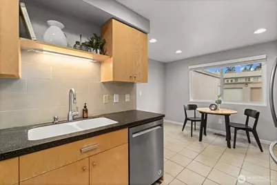 8225 212th Street SW #304, Edmonds, WA 98026 - Photo 6