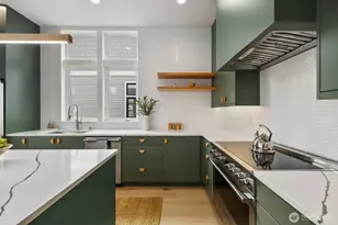 522 NE 89th St, Seattle, WA 98115 - Photo 10