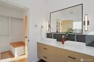 515 Howe, Seattle, WA 98109 - Photo 20