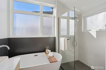 515 Howe #A, Seattle, WA 98109 - Photo 18