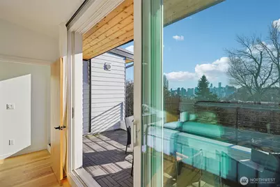 515 Howe #A, Seattle, WA 98109 - Photo 16